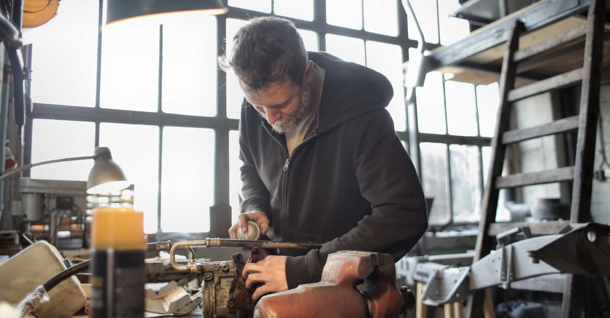 Tool Selection & Installation Guidelines Title: Proper Tool Selection and Tightening Guidelines: How to Maximize 100% Performance of Anti-Loosening Nuts Keywords: Proper Installation Standards, Torque Control, Specialized Tooling, On-Site Fastening Guide